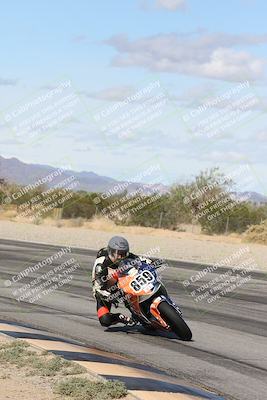 media/Nov-16-2025-Race Pace (Sun) [[8c5fa54630]]/Verified Riders/4-Turn 3 Inside (1050am)/